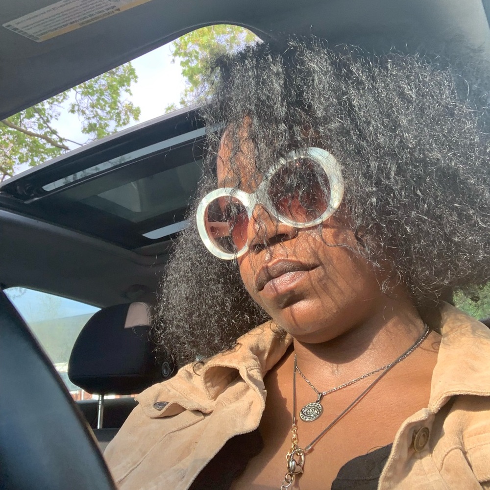 Meet your Posher, Artissha